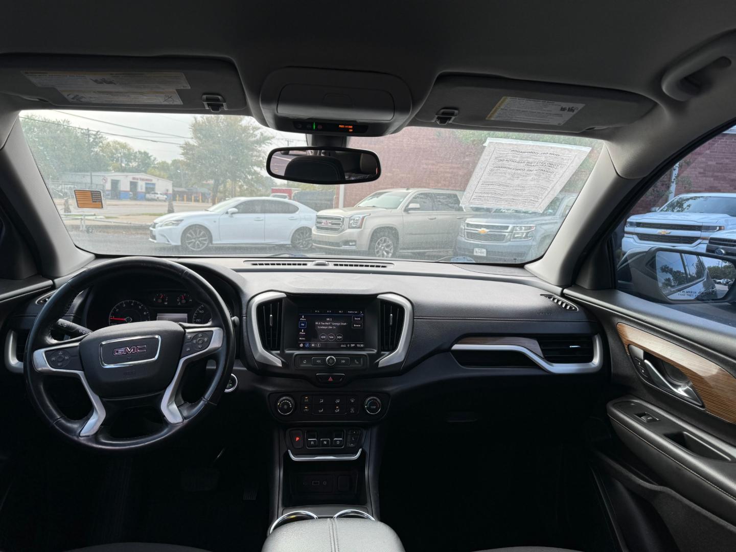 2018 GMC Terrain (3GKALMEX3JL) , located at 945 E. Jefferson Blvd, Dallas, TX, 75203, (214) 943-7777, 32.752514, -96.811630 - Photo#4